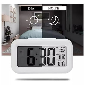 Relógio Digital de Mesa LED – Modernidade e Praticidade ao Seu Alcance! ⏰✨